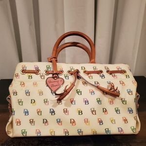 Vintage Dooney & Burke handbag 😍